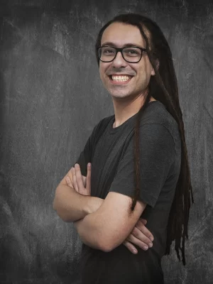 Cris Abreu_fundo cinza_SITE 2025 (1)